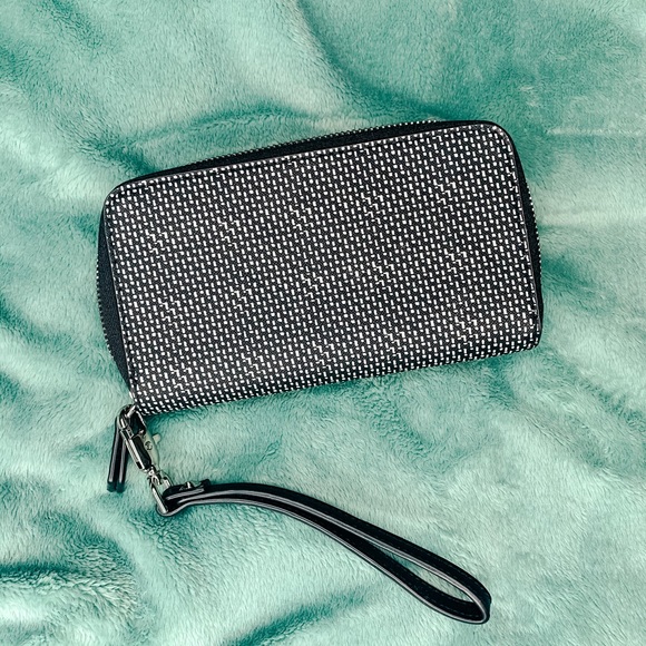 Madison Tech Wallet - Black/White | Stella & Dot - Picture 9 of 10